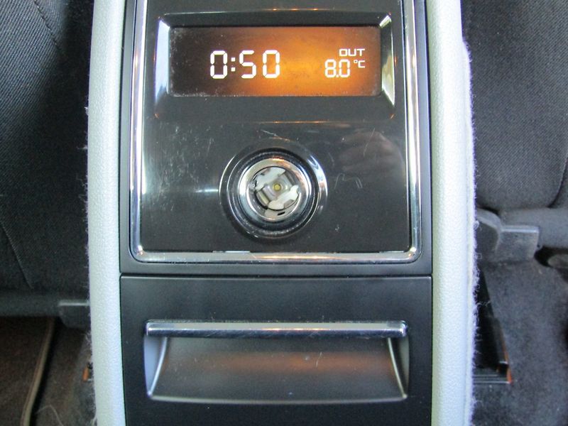 Škoda Superb (2011) 1.6 TDI 77kW ZIMNÍ PNEU - fotka 12 z 32