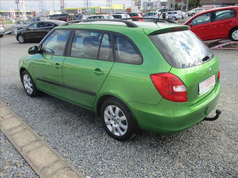 Škoda Fabia 1,2 TSI, klima, servis, tažné, - fotka 7 z 45