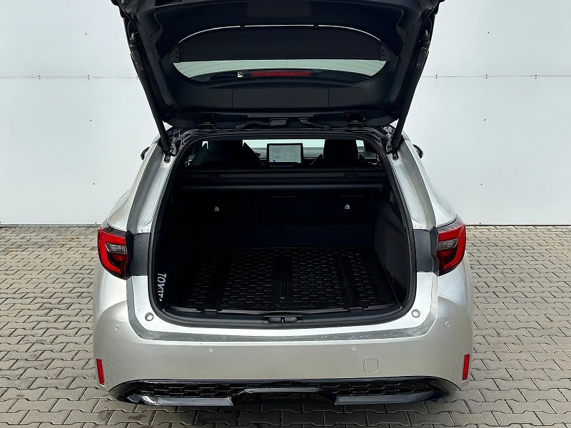 Toyota Corolla 1.8 HSD e-CVT GR Sport - fotka 10 z 28