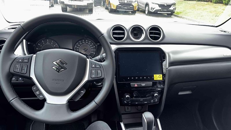 Suzuki Vitara (2026)  1,4 BoosterJet Premium AT  - fotka 3 z 5