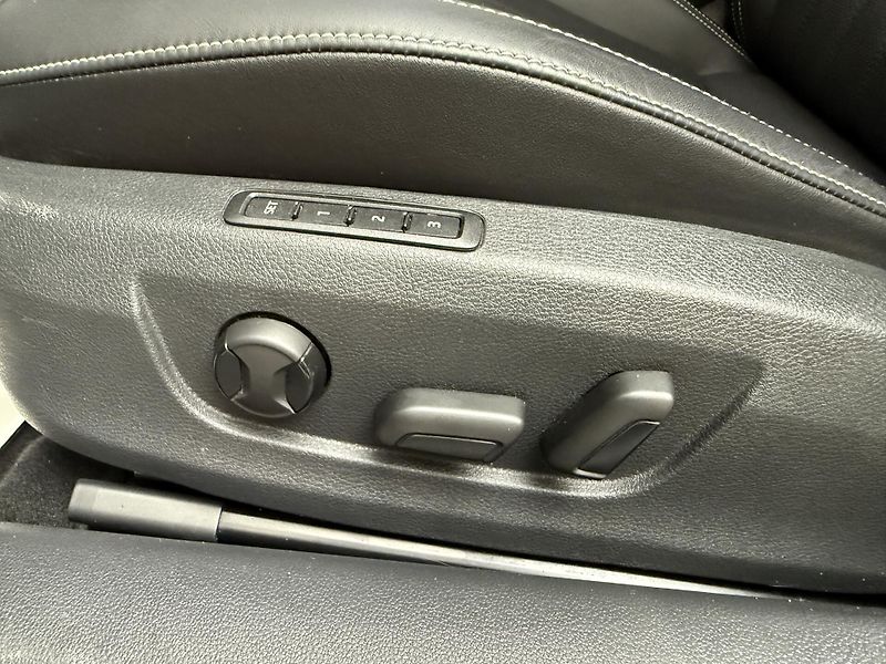 Škoda Superb 1.5 TSI 110kW ACT L&K Combi - fotka 12 z 15