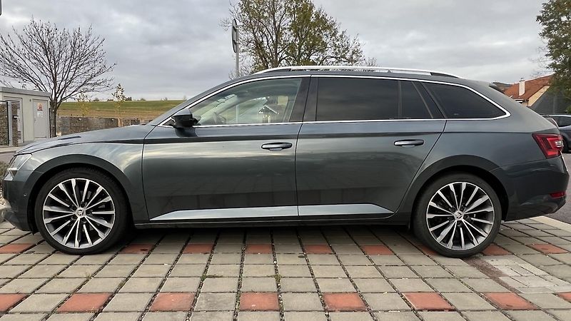 Škoda Superb (2018) Škoda Superb Combi 2.0 TDI - fotka 3 z 16