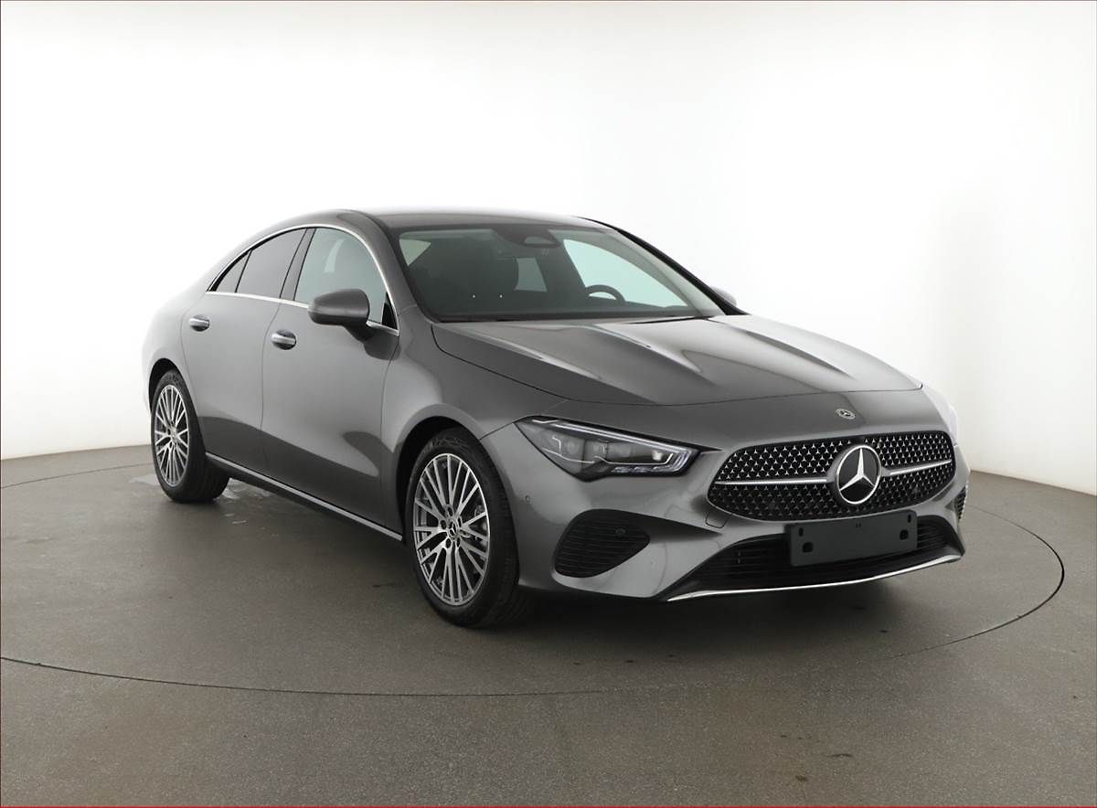 Mercedes-Benz CLA 200, Progressive