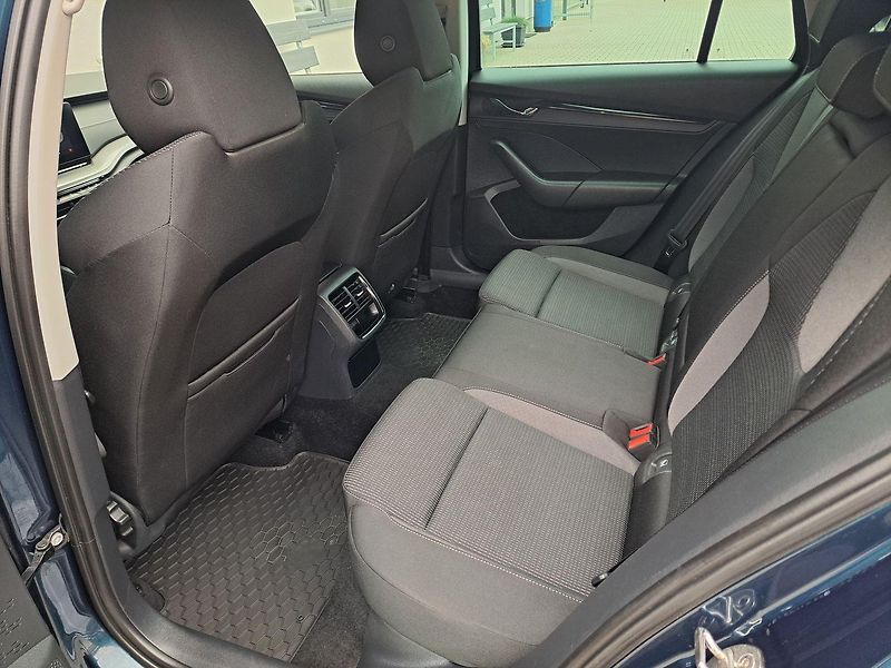 Škoda Octavia (2022) 1.0 TSI E-TEC DSG7, ZÁRUKA - fotka 27 z 33