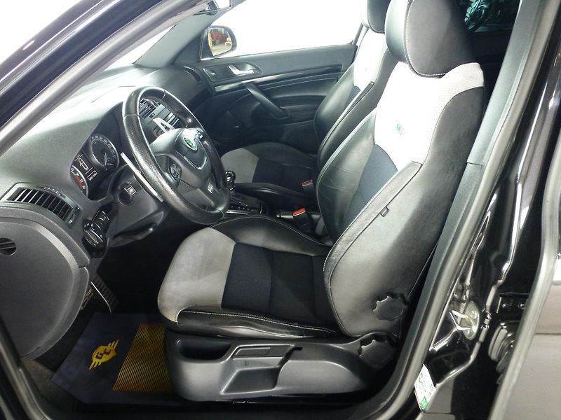 Škoda Octavia (2012) 2,0TDI-125KW*ALU*VYHŘ.SED***RS - fotka 10 z 25
