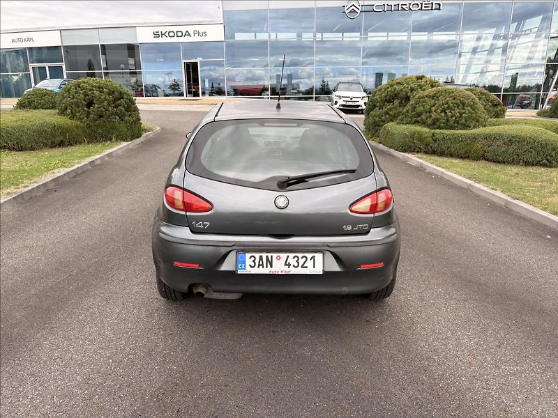Alfa Romeo 147 1,9 JTD 85kW - fotka 5 z 21