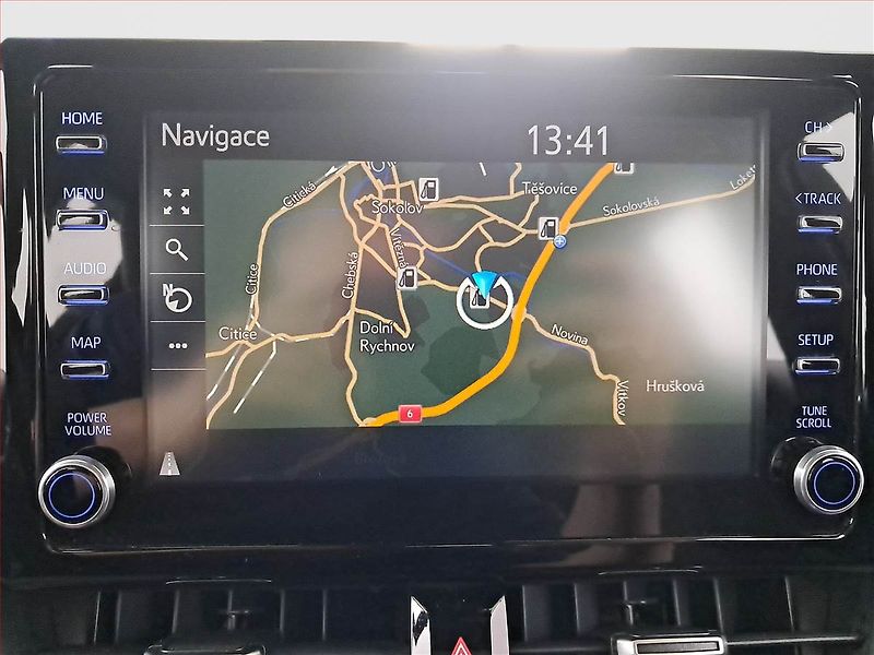 Toyota Corolla (2021) 1.8 Hybrid - fotka 13 z 17