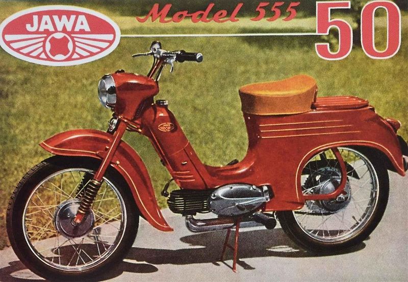Jawa 550 se nejčastěji lakovala barvou červená třešeň
