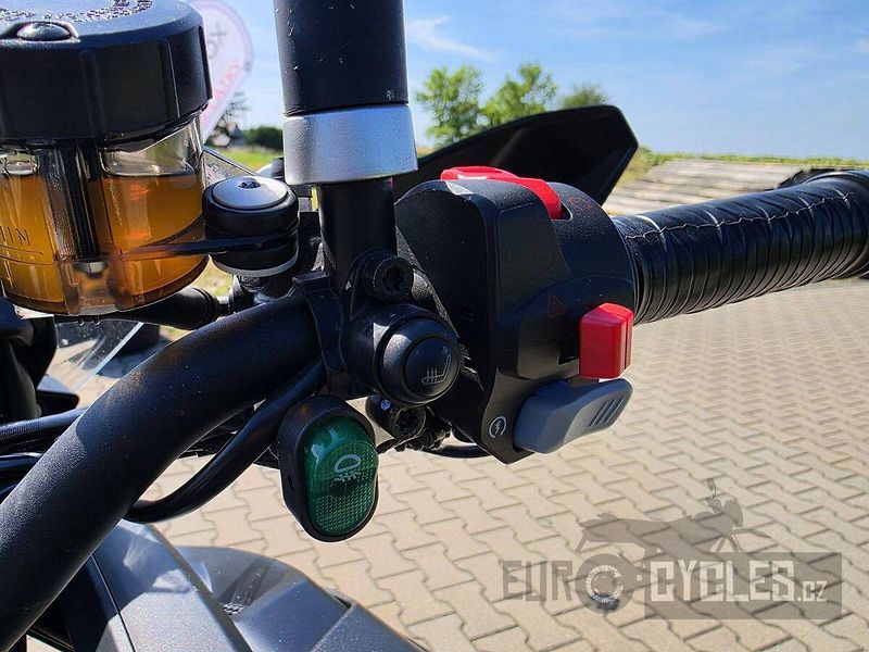QJ Motor SRT 800 SX (2024) - fotka 16 z 18