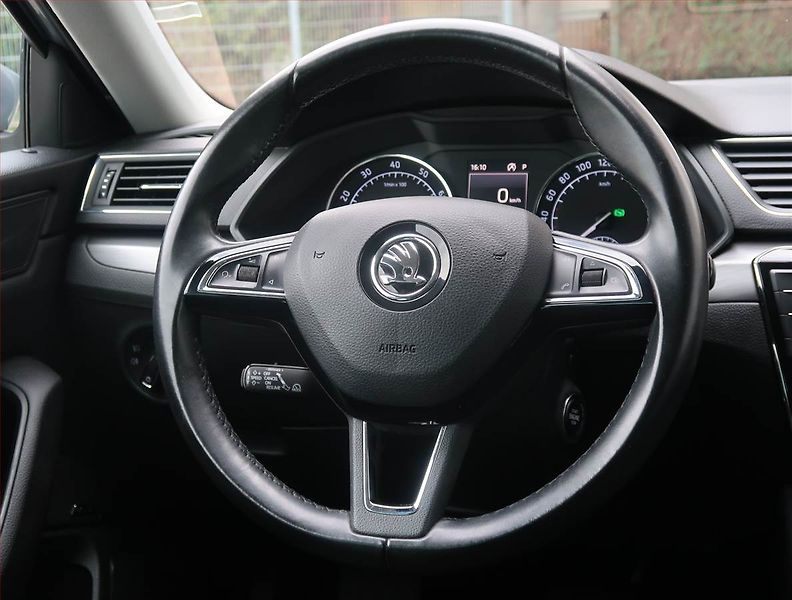 Škoda Superb (2017) 1.8 TSI, Automat, ČR,1.maj - fotka 16 z 28