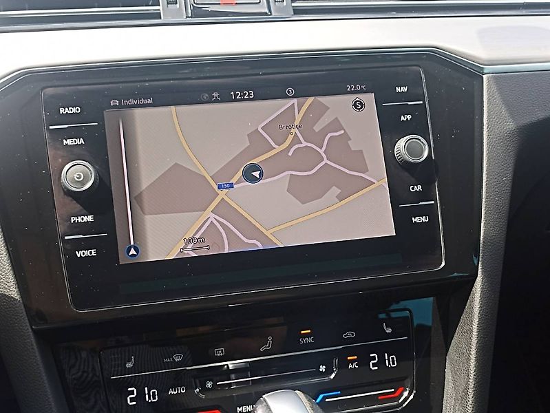 Volkswagen Passat (2023) 2.0 TDI 4x4 147kW Webasto Tažn - fotka 25 z 35