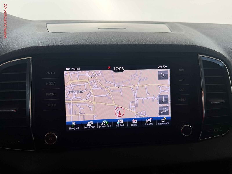 Škoda Karoq (2019) 1.5 TSi, Style, DSG, kůže, TZ - fotka 17 z 18