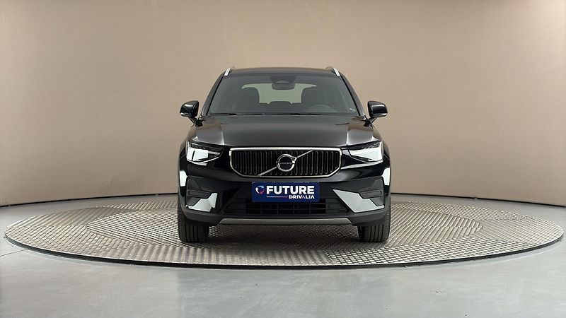 Volvo XC40 2.0 B3 AUT Core - fotka 3 z 27
