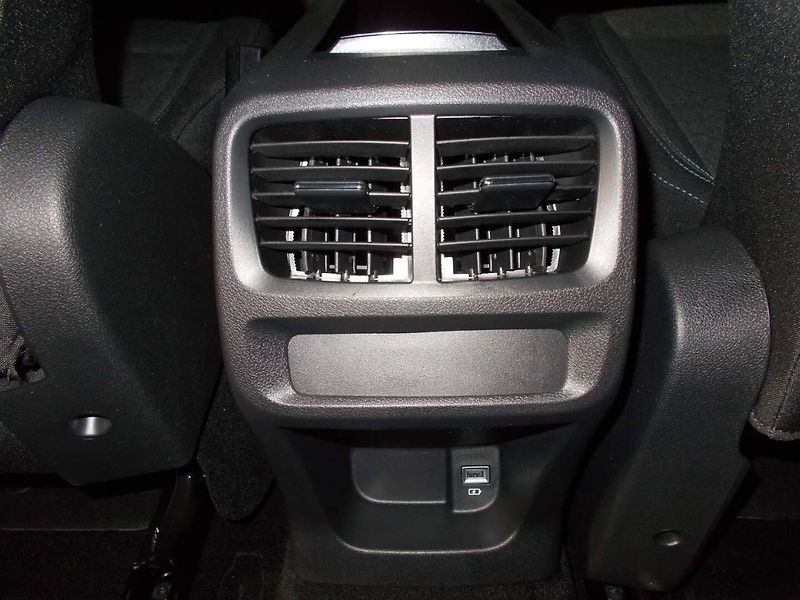 Opel Combo (2026) Edition Plus L1H1 1.2 TURBO (8 - fotka 26 z 33