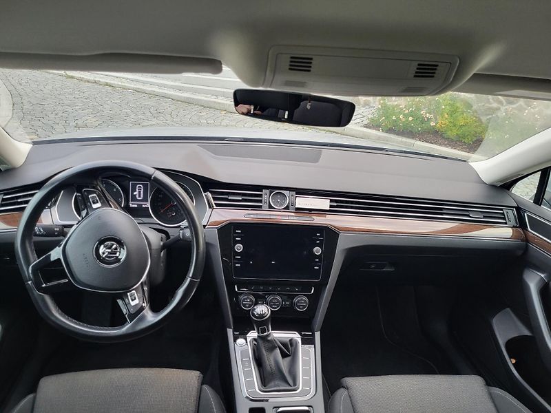 Volkswagen Passat Variant (2018) 2.0 /110kW - fotka 8 z 17