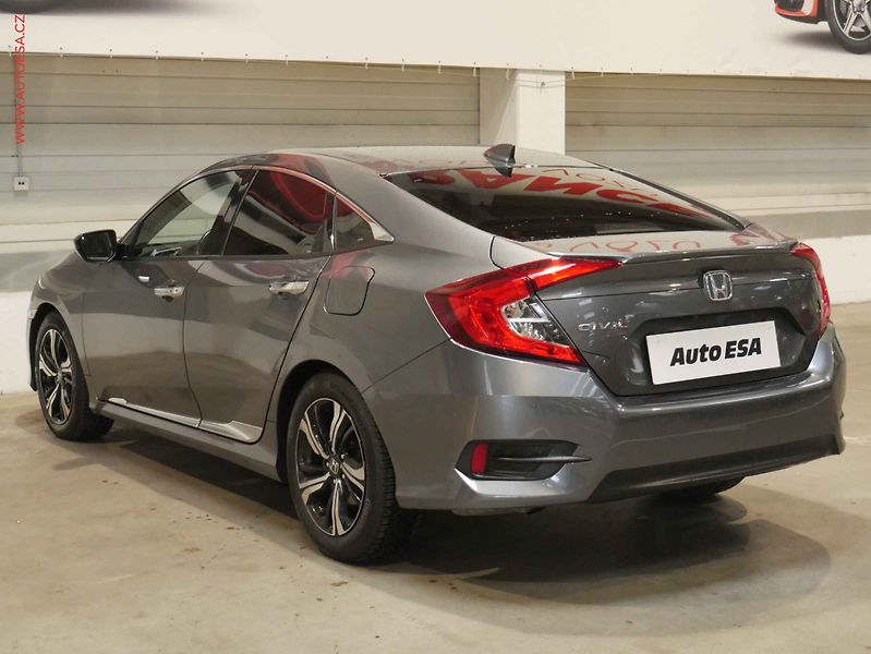 Honda Civic (2017) 1.5VTEC Turbo, servis.kniha - fotka 4 z 21