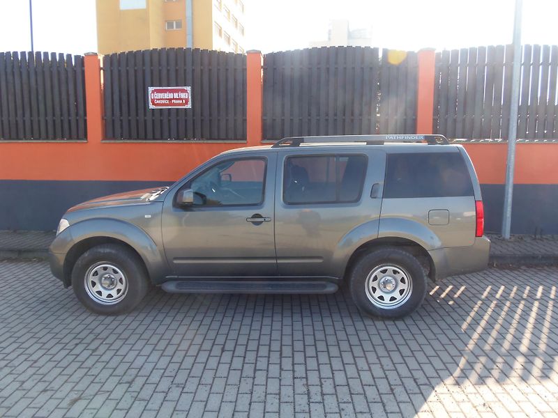 Nissan Pathfinder (2005) 2.5 DCi 4x4 redukce tažné 3t - fotka 6 z 16