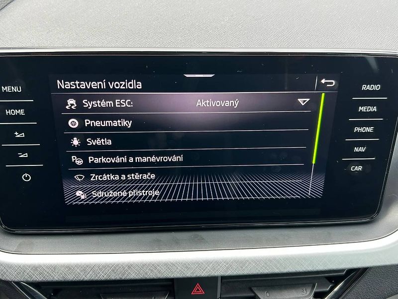 Škoda Kamiq (2022) 1.5 TSI 110kW záruka - fotka 21 z 32