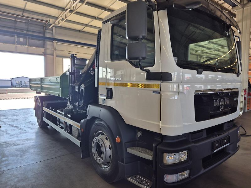 MAN TGM 18.290 RUKA HIAB + KONTEJNER  - fotka 13 z 14