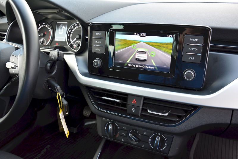 Škoda Kamiq (2021) 1.5 TSI 110 KW Ambition Extra - fotka 18 z 24