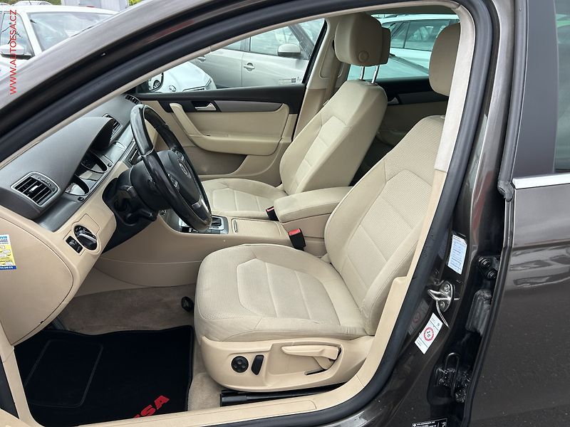 Volkswagen Passat (2013) 2.0TDi, DSG - fotka 9 z 17