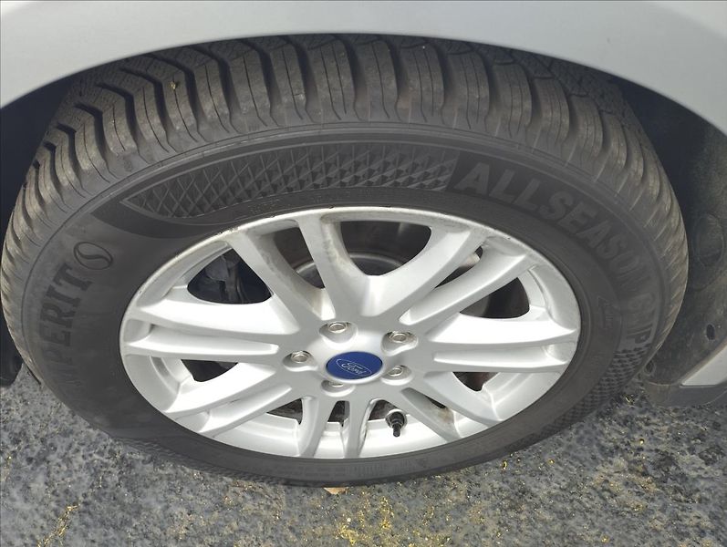 Ford C-MAX 2,0 TDCi 85KW AUTOMAT - fotka 18 z 20