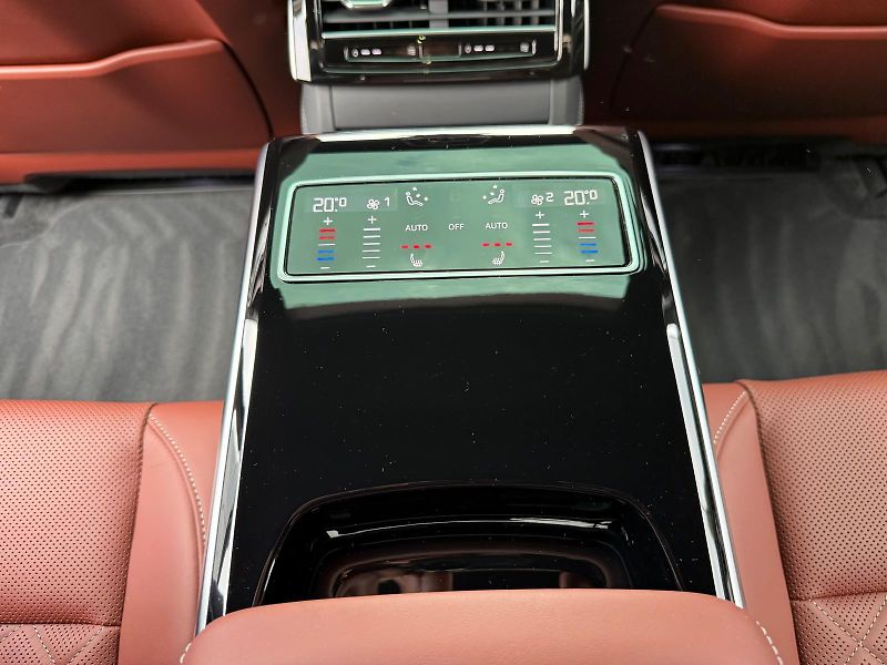 Audi S8 (2026) MAX výbava - fotka 20 z 22