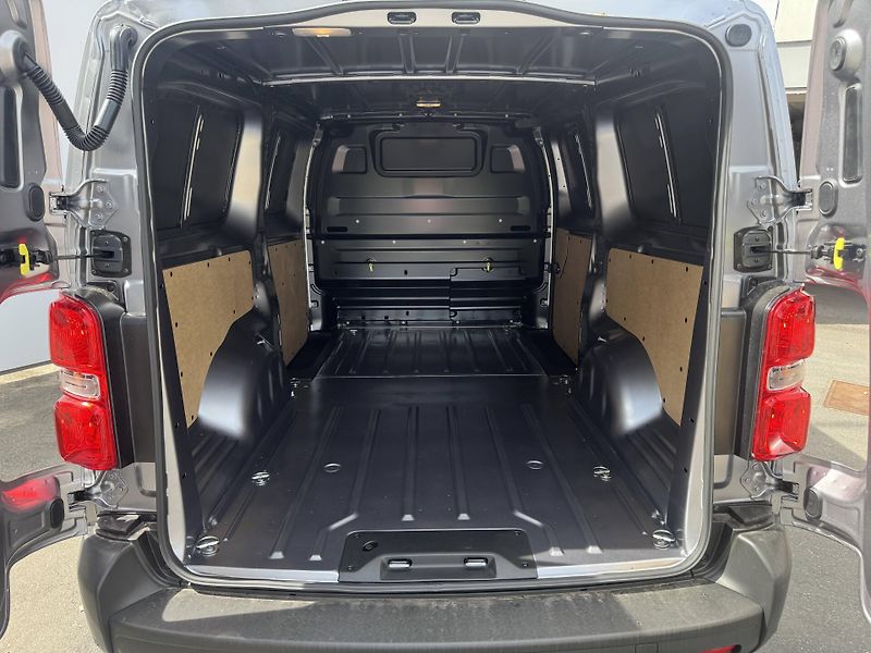 Opel Movano (2026) Van L2 (L) 2.2 CDTi 6°MT 2.2 C - fotka 11 z 12