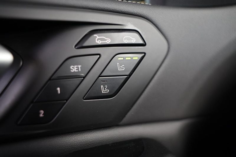 BMW X6 xDrive40d - fotka 20 z 32