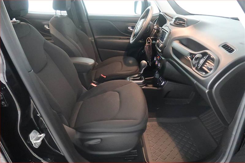 Jeep Renegade (2022) 1.3 T-GDI, Automat, ČR,1.maj - fotka 9 z 18
