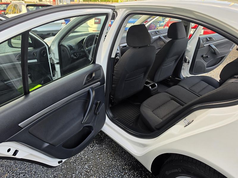 Škoda Octavia 1.2 TSI 6ti rychlostní  - fotka 9 z 36