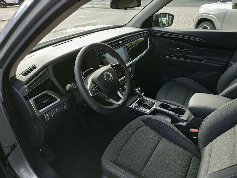 KGM Korando 1.5T, SMART,2WD, AT, SKLADEM - fotka 11 z 29