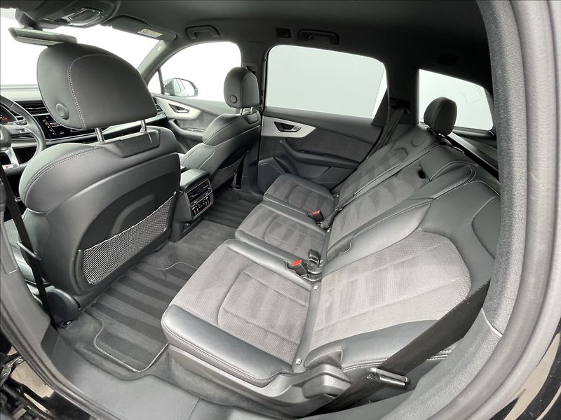 Audi Q7 3,0 50 TDI quattro S line - fotka 17 z 23