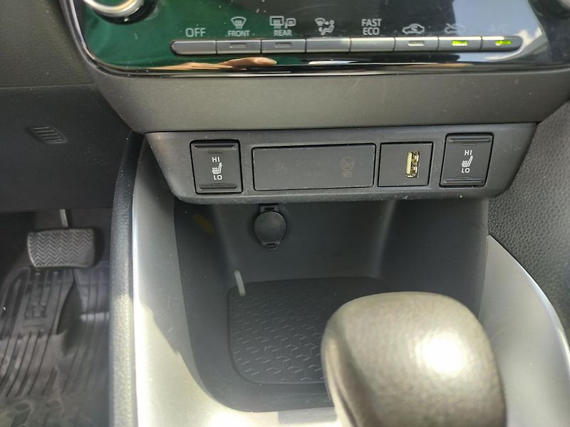 Toyota Yaris 1.5 Hybrid - fotka 18 z 27