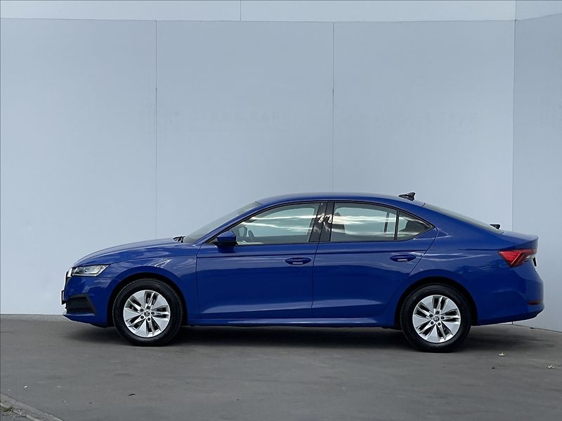 Škoda Octavia 2,0 TDI DSG Ambition ACC+TAŽNÉ - fotka 2 z 21