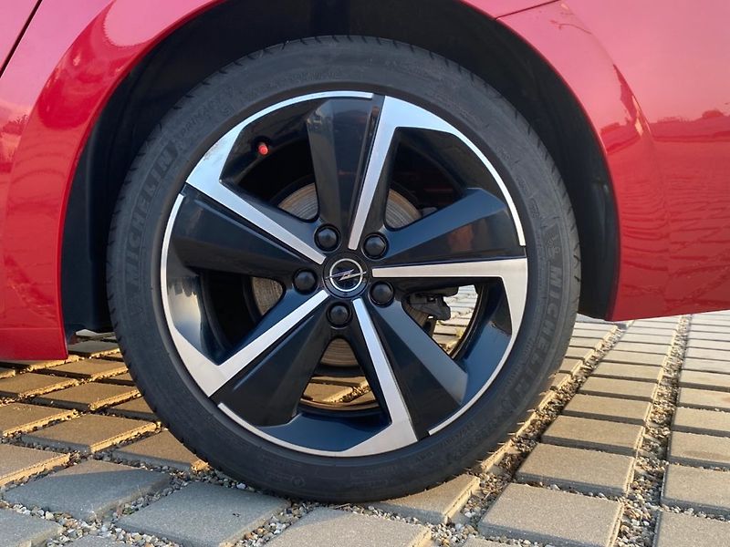 Opel Astra (2024) 1,2 (96kW) BA AUT. - fotka 13 z 32