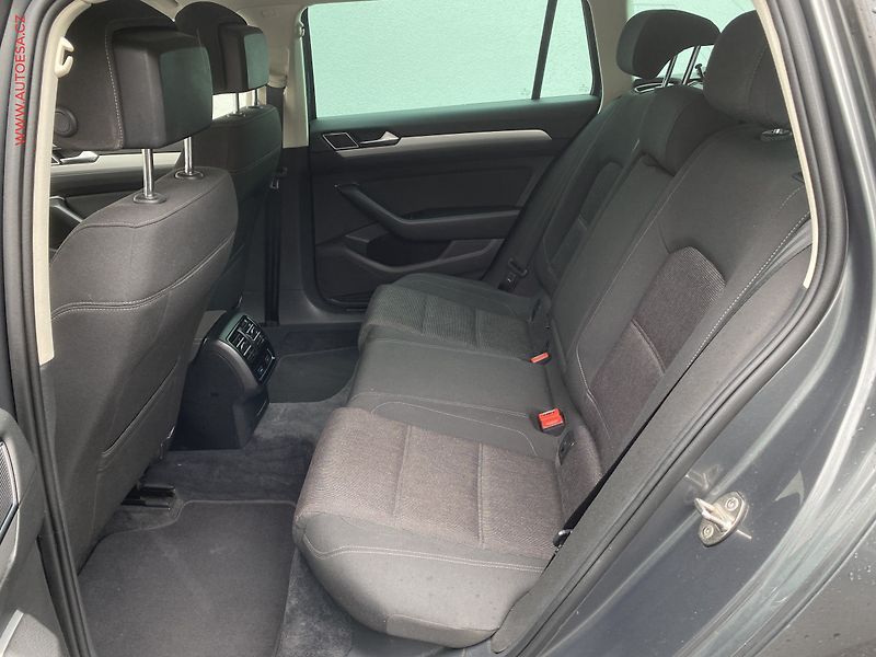 Volkswagen Passat (2015) 1.6TDi, Comfortline, DSG - fotka 10 z 18