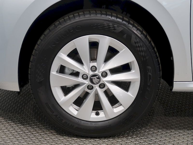 Škoda Kamiq (2025) SELECTION 1.0TSI 85KW - fotka 12 z 38