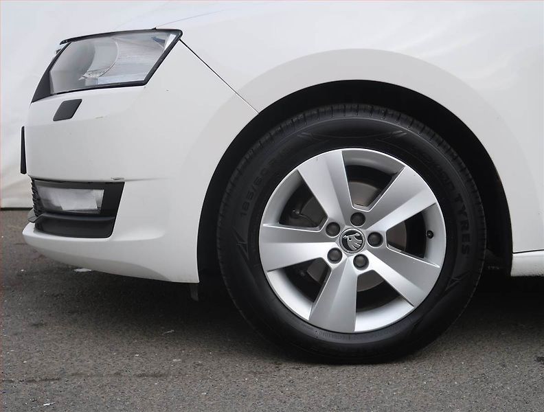 Škoda Rapid (2017) Spaceback 1.4 TDI, po STK - fotka 14 z 16