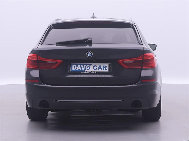 BMW Řada 5 2,0 520da 120kW Sport - fotka 6 z 38