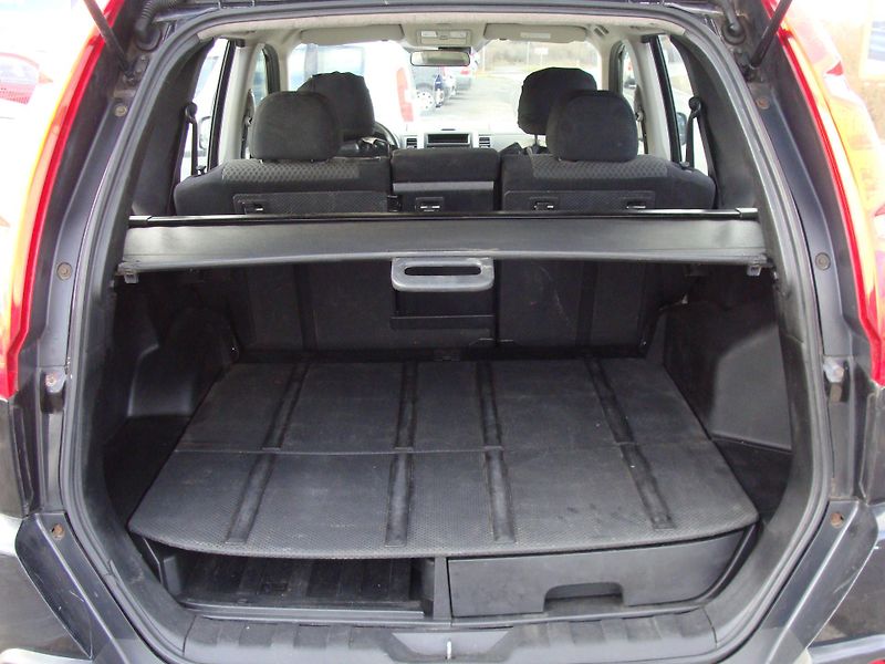 Nissan X-Trail 2.0 DCi 4x4 - fotka 19 z 26