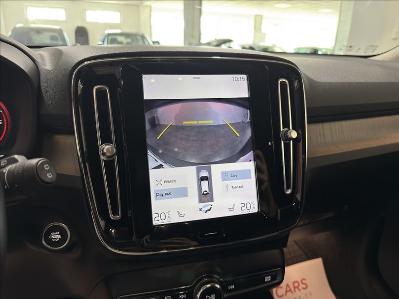 Volvo XC40 2,0   D4 INSCRIPTION ZÁRUKA 28 - fotka 15 z 46