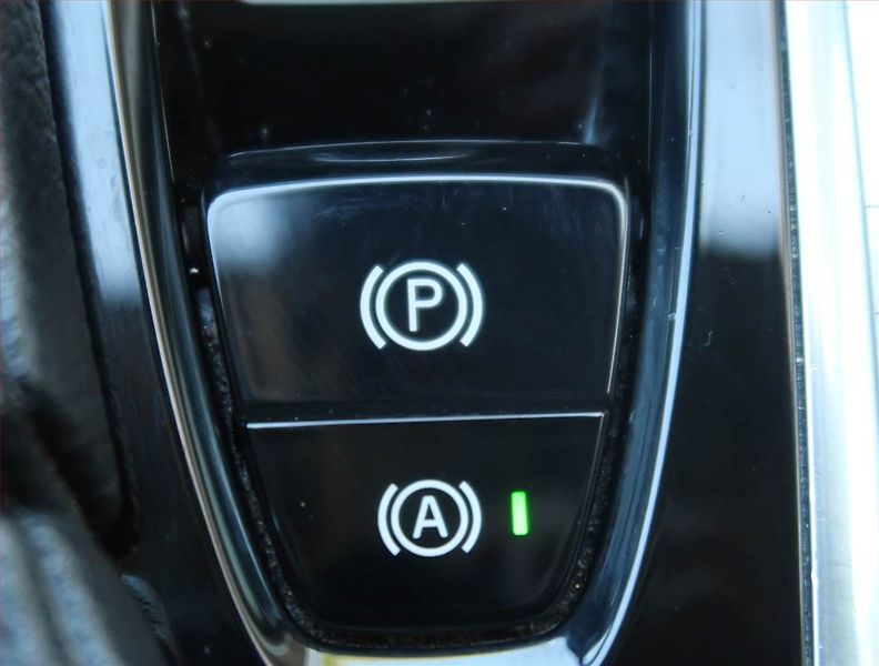 Volvo XC90 (2015) D5 AWD - fotka 20 z 25