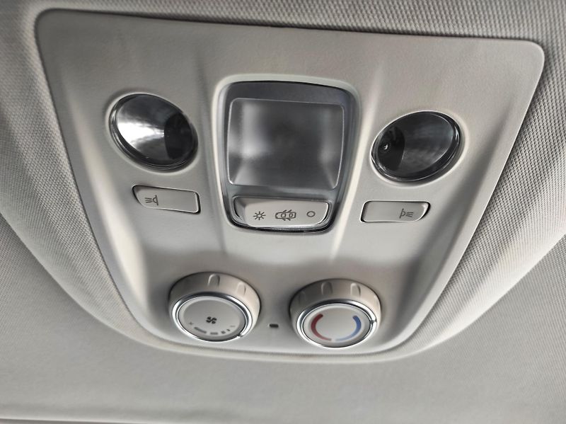 Toyota ProAce 2,0D-4D 9 míst, L2, ČR, TZ - fotka 26 z 31