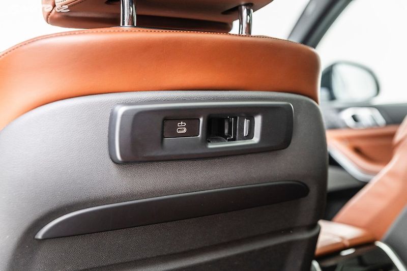 BMW X5 xDrive30d*servis*plná výbava - fotka 22 z 47