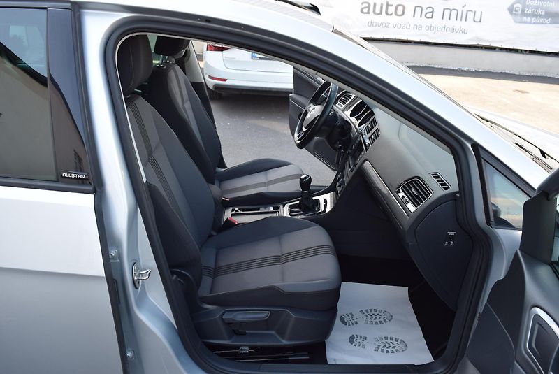 Volkswagen Golf (2016) 1.4TSI 92kw CLBMT WEBAS TAŽNÉ - fotka 32 z 50