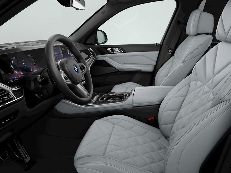 BMW X5 xDrive50e - fotka 5 z 6