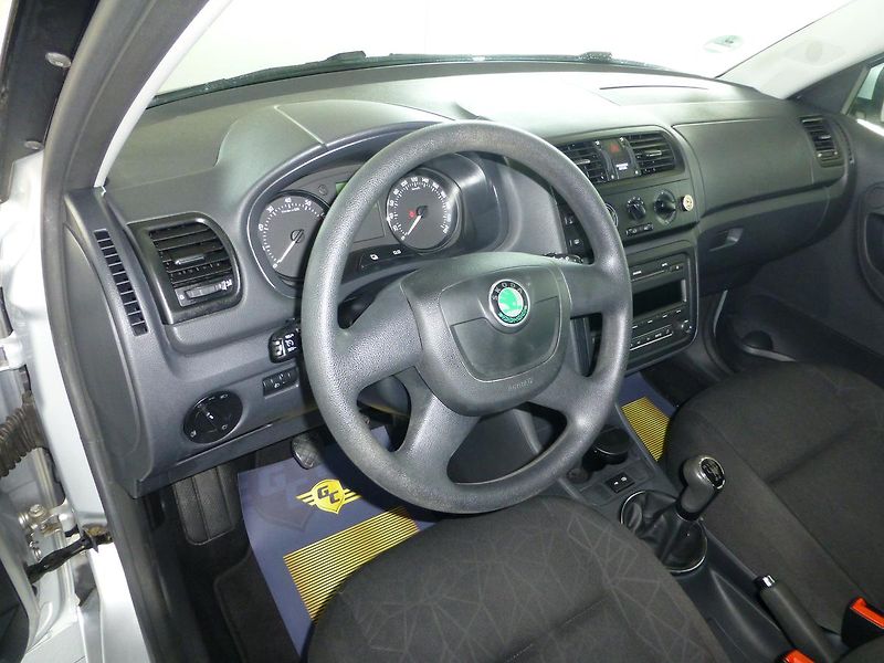 Škoda Fabia (2011) 1,2TSI*KLIMATIZ**ALU KOLA**ESP - fotka 11 z 23