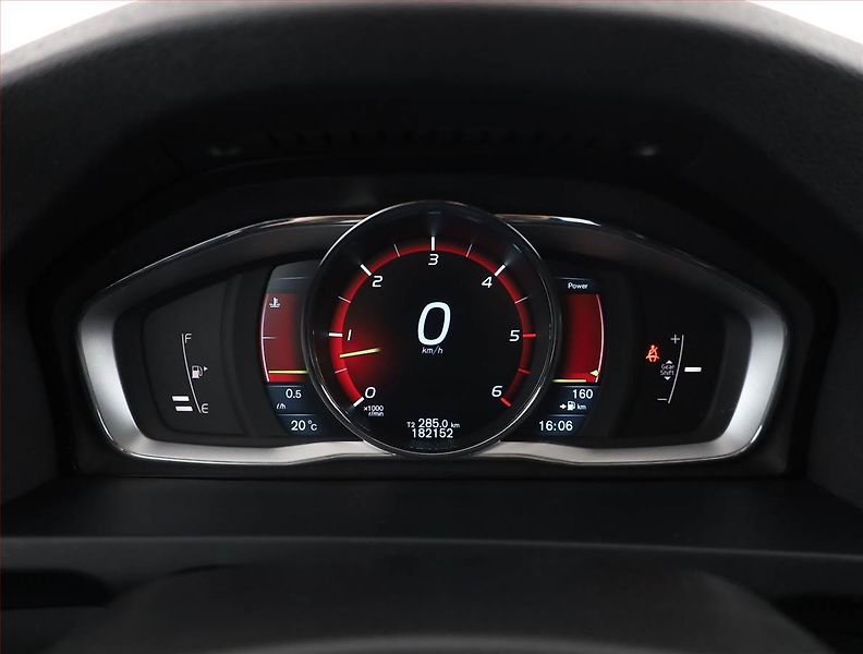 Volvo V60 (2014) D3 2.0, Serv.kniha, Navi - fotka 8 z 15