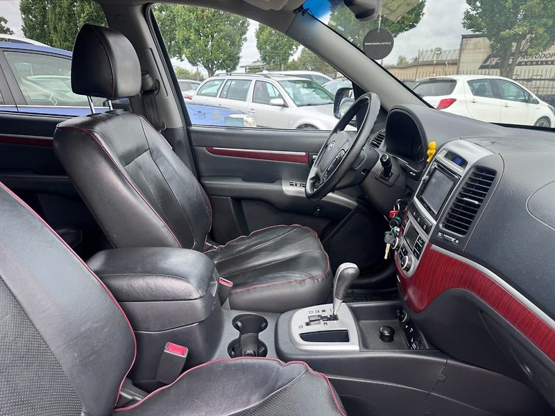 Hyundai Santa Fe (2007) 4X4 2,2CRDI 114KW 7 MÍST AUTOM - fotka 38 z 50